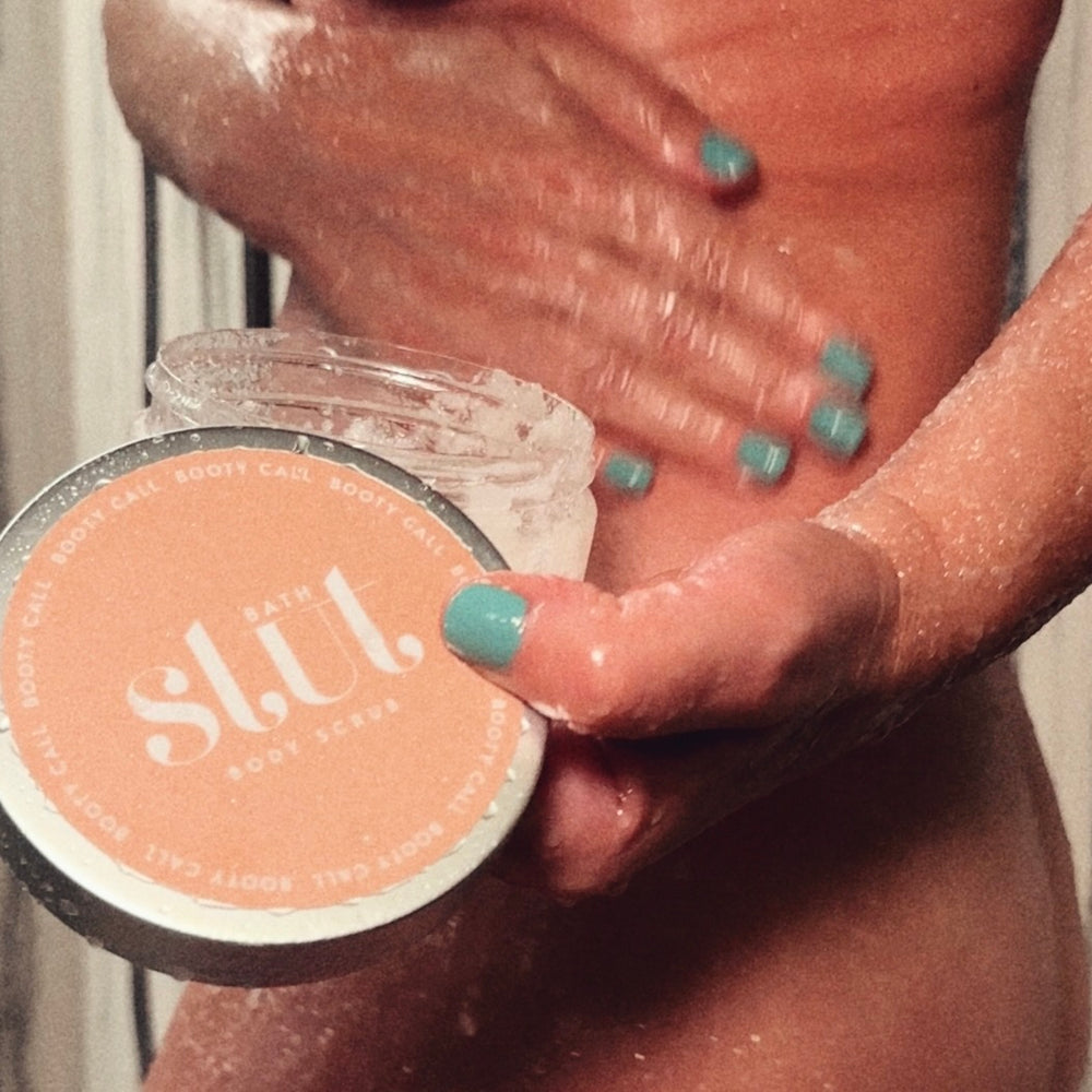 MOISTURIZING BODY SCRUB